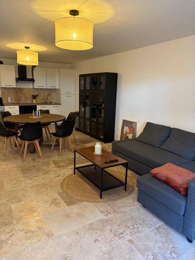 Gîte pour 6 personnes, avec jardin et terrasse à Cairanne - 2