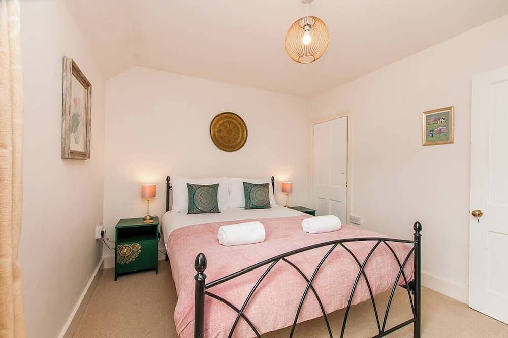 Magdala Cottage -Village Location- Dog Friendly in Botany Bay, Kent