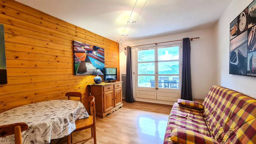 Chalet pour 4 personnes, avec balcon, animaux acceptés dans Les Carroz
