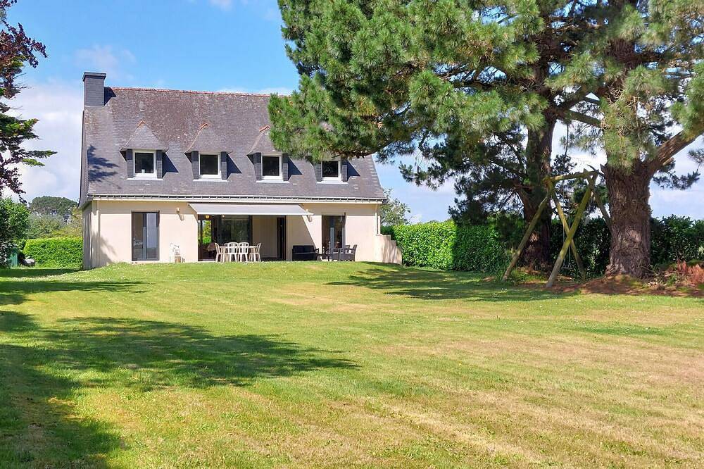 4 bedroom amazing home in Locoal-Mendon in Locoal-Mendon, Côte des Mégalithes