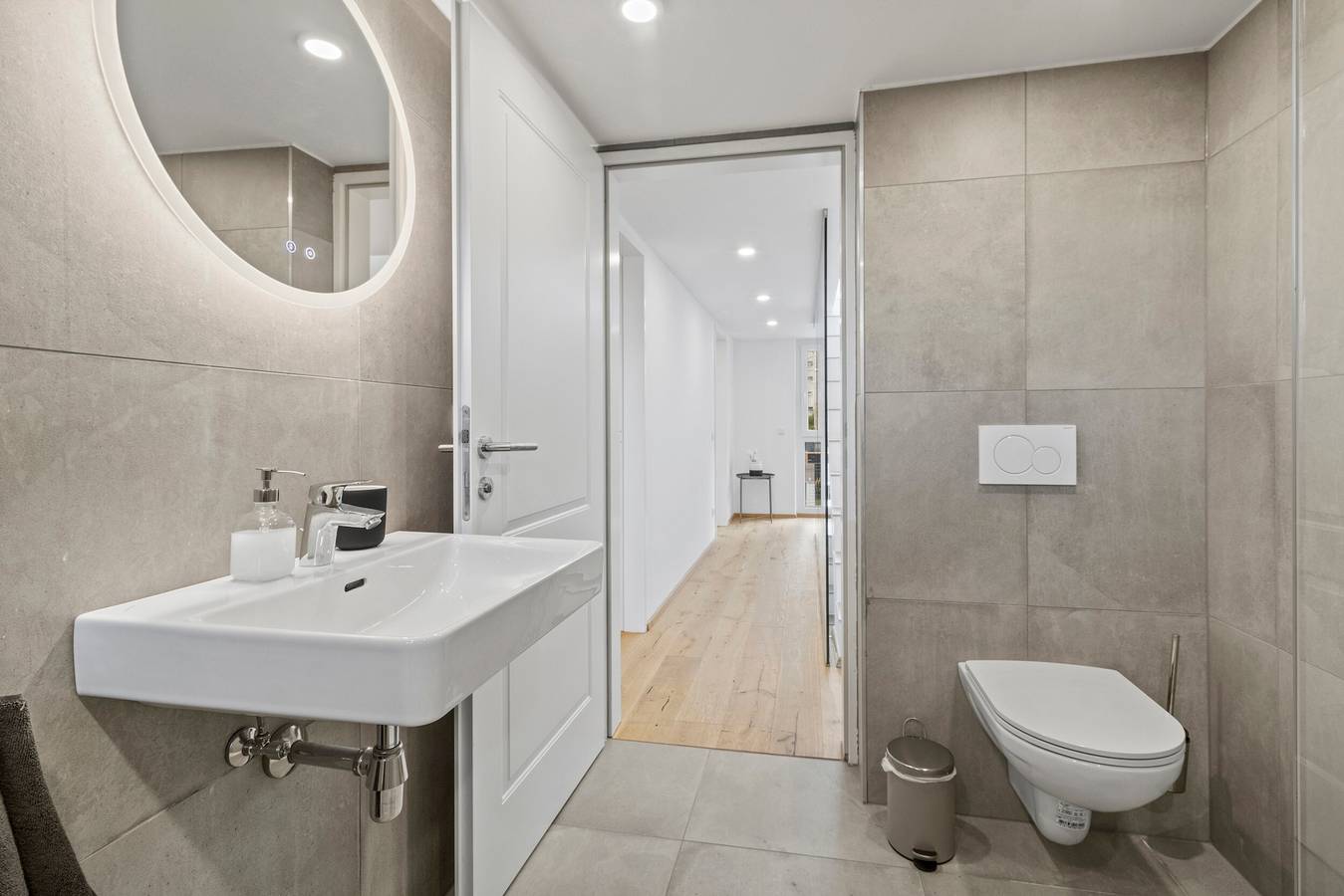 Villa Jäger met verwarmd zwembad (beschikbaar vanaf 23.03.26) in Wenen met privéterras, balkon en wifi, foto 7