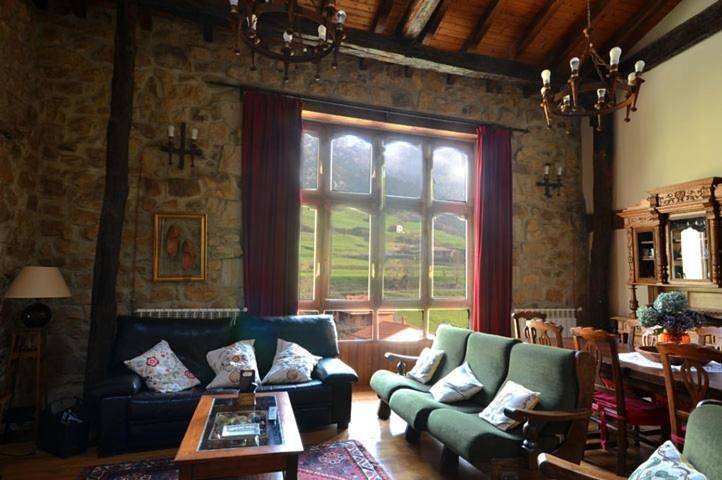 Casa rural para 12 personas, con terraza y vistas, Se admiten mascotas en Valle del Pas - 3