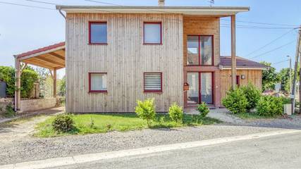 Gîte pour 6 personnes, avec terrasse dans Challerange