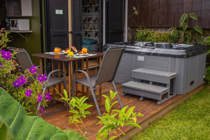 Location de vacances pour 2 personnes, avec vue et jardin, animaux acceptés à Le Tampon (Réunion) - 3