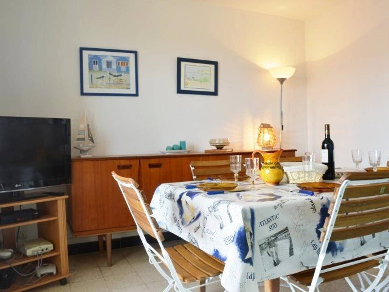 Appartement entier, Appartement 3 pièces avec balcon, 150m de la plage, 6 couchages, Narbonne Plage in Narbonne Plage, Narbonne