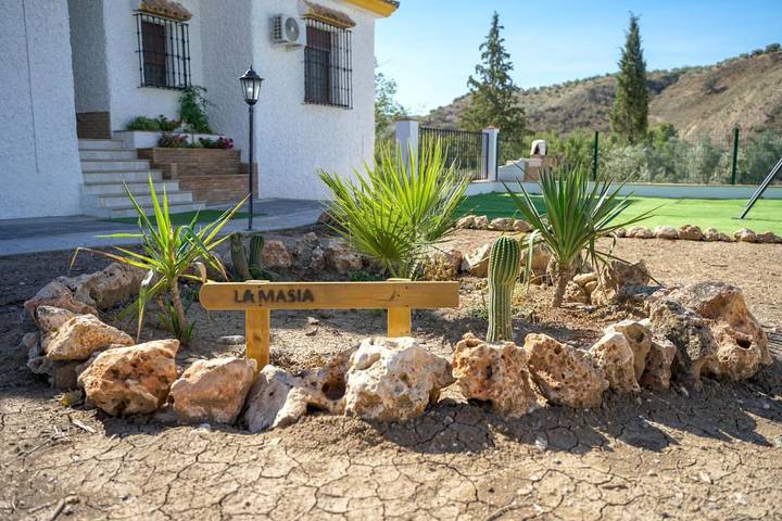 Apartamento para 14 personas, con Terraza y Jardín además de Piscina y Vistas en Almedinilla