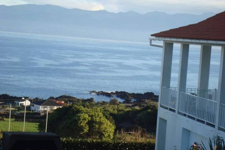 Casa de férias para 10 pessoas, com jardim em São Roque do Pico