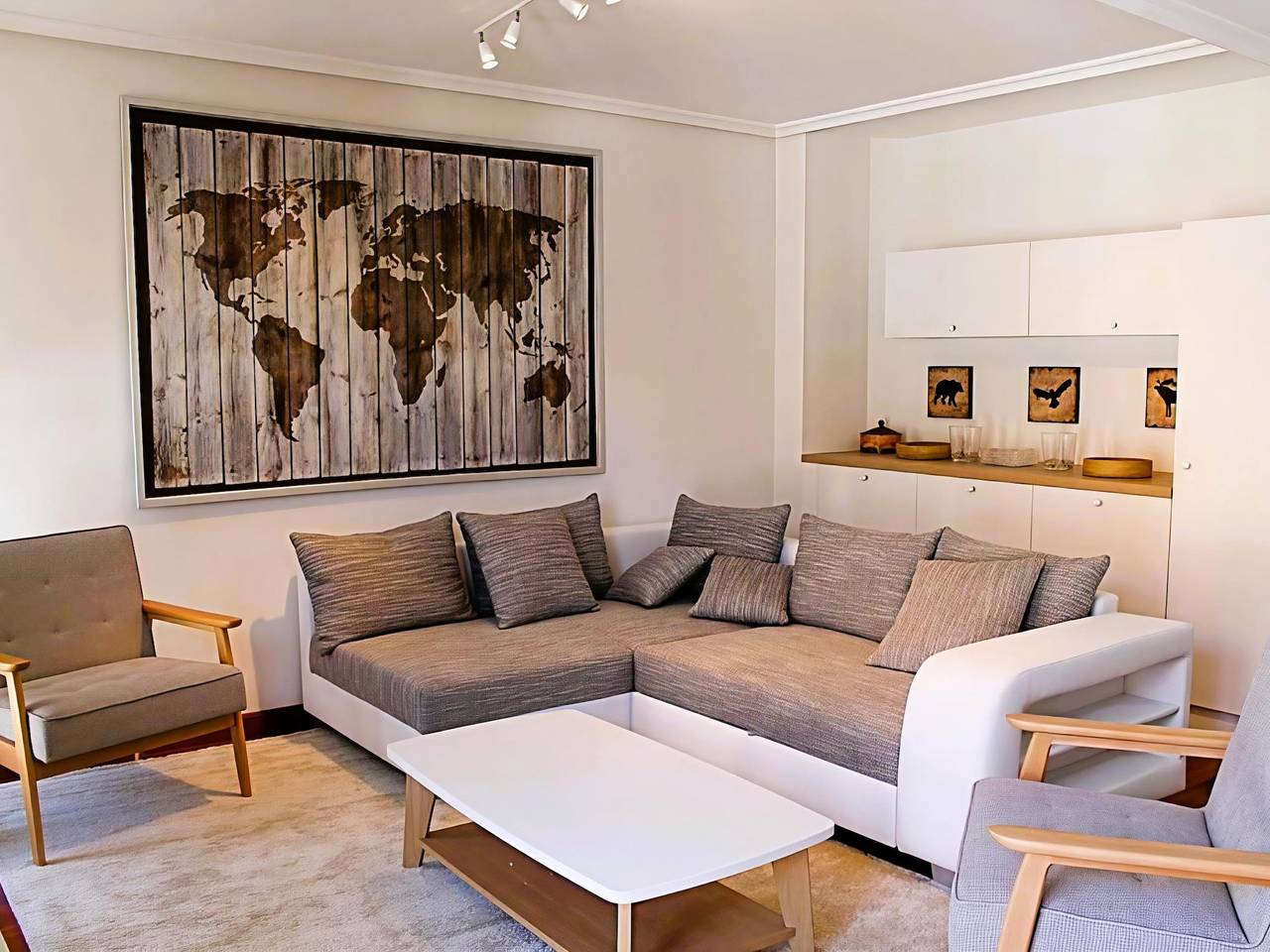 Apartamento vacacional entero, Precioso apartamento centro de Ezcaray 6 pax in Ezcaray, Valdezcaray