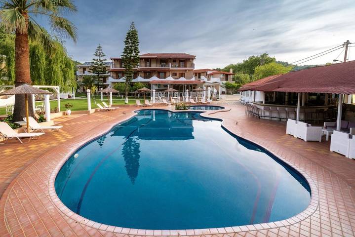 Hôtel pour 2 personnes, avec Terrasse et Jardin ainsi que Bassin pour enfant et Piscine
