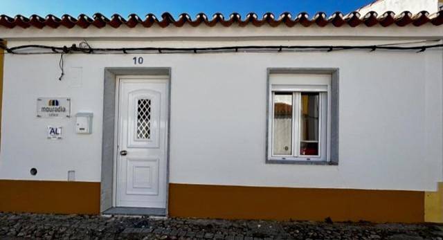 Location de vacances pour 6 personnes, avec piscine et jardin, animaux acceptés à Moura - 3