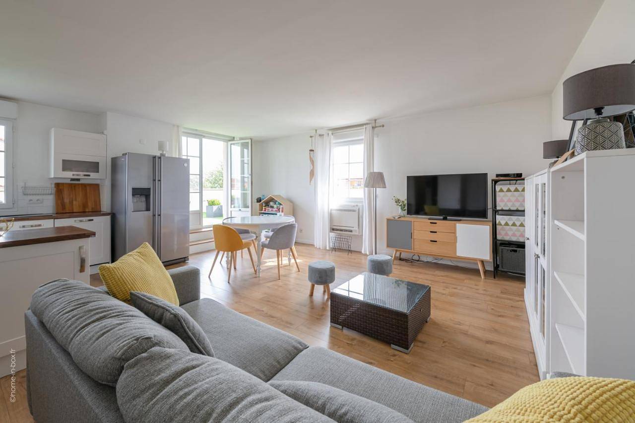 Appartement entier, Superb family duplex clos to Disneyland in Bussy-Saint-Georges, Seine-et-Marne