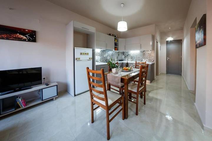 Gîte pour 5 personnes, avec terrasse dans Kalamaki - 4