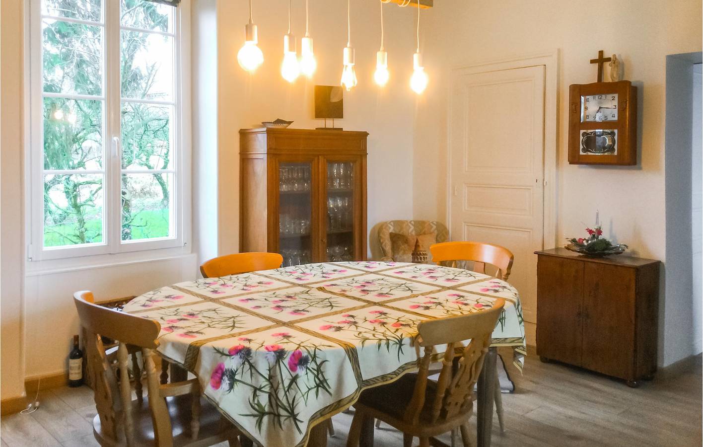 180sqm Apartment: Pool, Garden, Parking, Internet - Loge-Fougereuse, La Vendée in Loge-Fougereuse, Fontenay-le-Comte