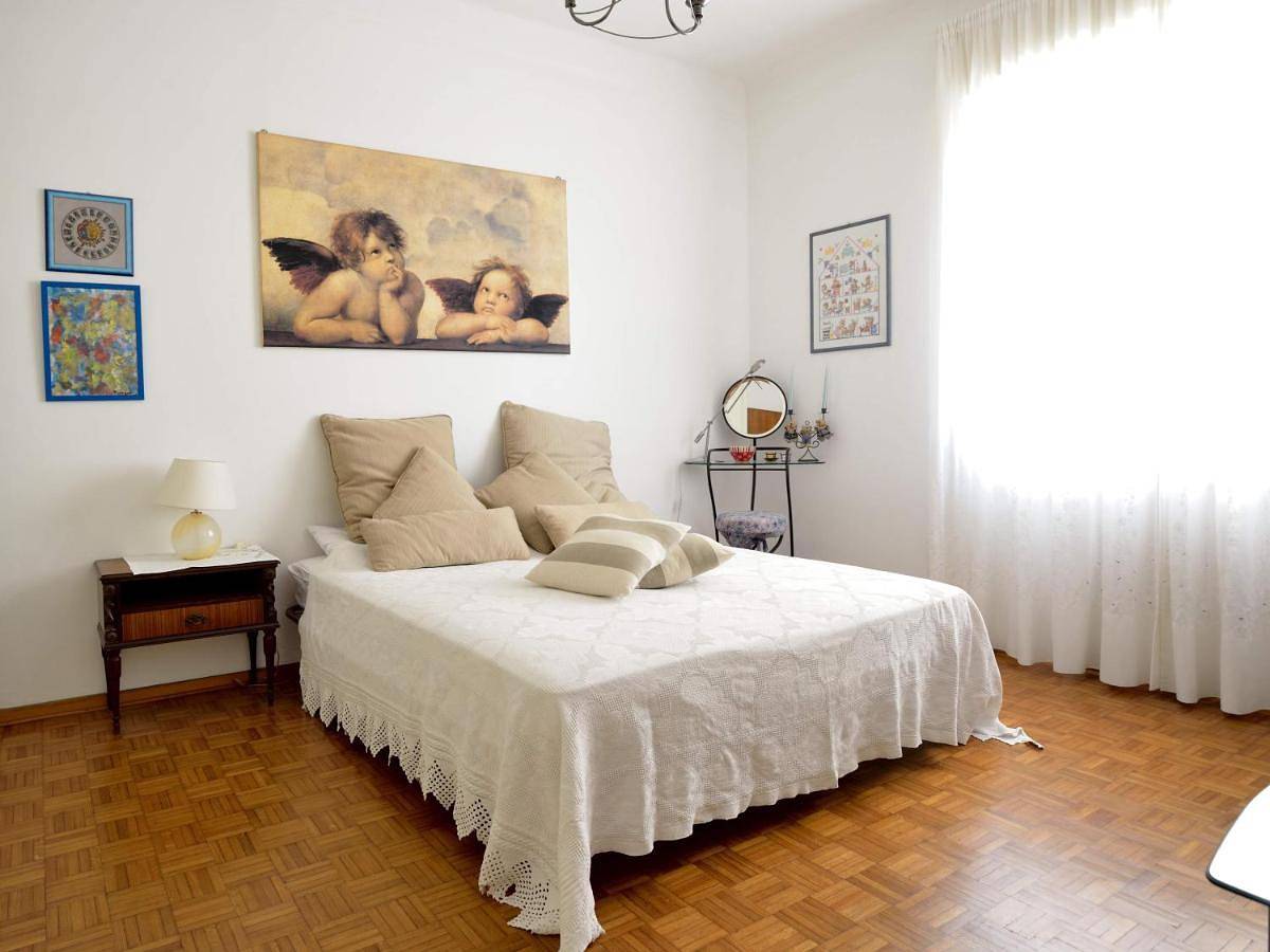 Casa vista mare con wifi, Ac nelle 4 camere da letto e parcheggio privato in Porto Maurizio, Imperia