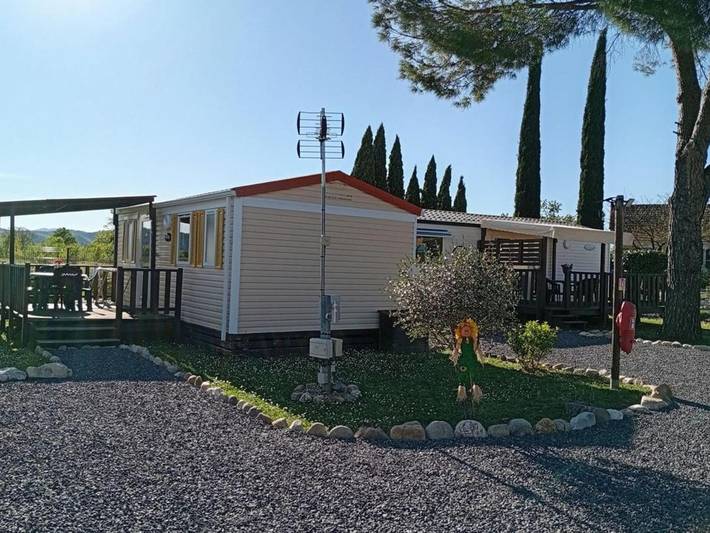 Camping pour 4 personnes, avec Terrasse et Piscine