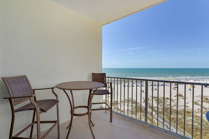 Vacation rental for 6 people, with pool and hot tub as well as balcony and sauna in Gulf Shores
