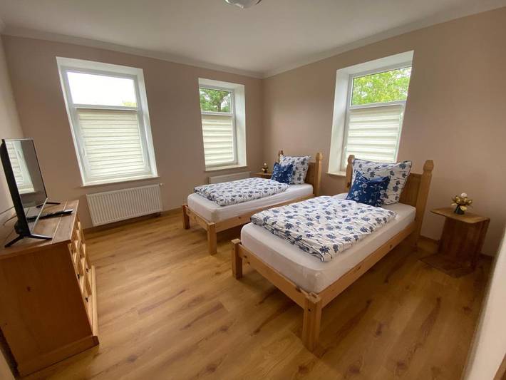 Ferienwohnung für 5 Personen, mit Terrasse und Garten in Borna - 2