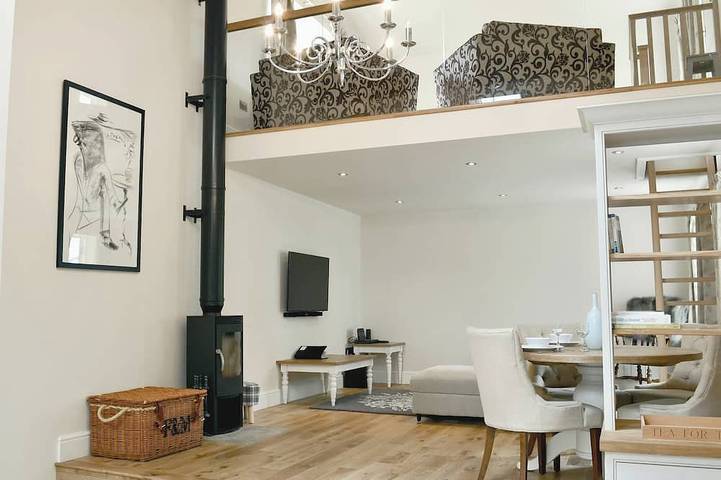 Cottage for 2 people, with garden and hot tub, with pets in Skipton