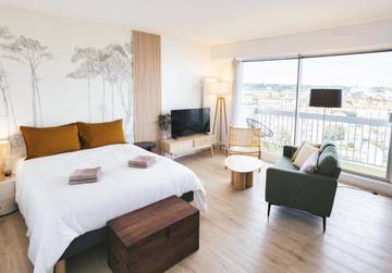 Gîte pour 2 personnes, avec vue et terrasse à Maisons-Alfort