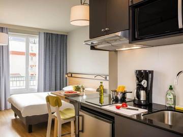 Location de vacances pour 4 personnes, avec terrasse et vue, animaux acceptés à Puteaux