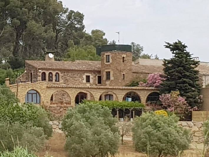 Maison de campagne pour 2 personnes, avec Terrasse et Jardin ainsi que Piscine et Vue à Vall-llobrega