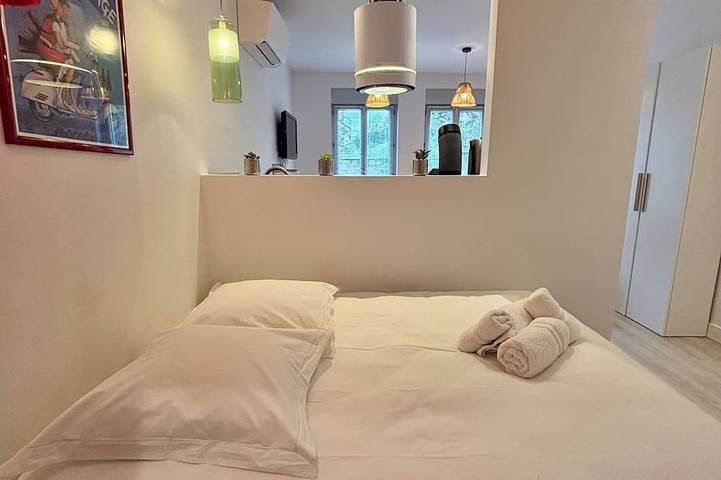 Appartement entier, Casa Blum #2 - Studio climatisé, à 2 pas de la gare in Brive-la-Gaillarde, Région de Brive-la-Gaillarde