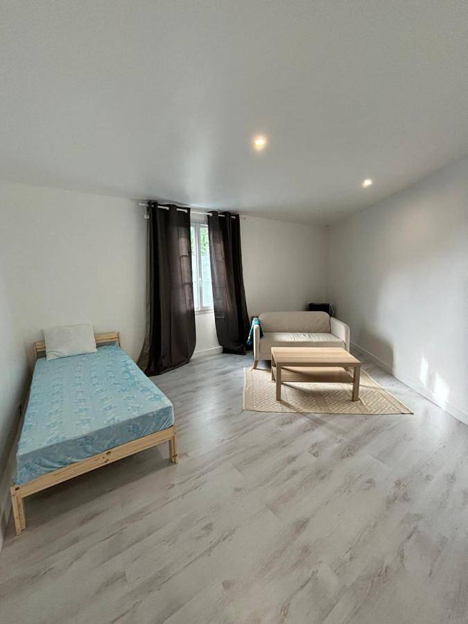 Location de vacances pour 3 personnes, avec terrasse et jardin à Mantes-la-Jolie - 3