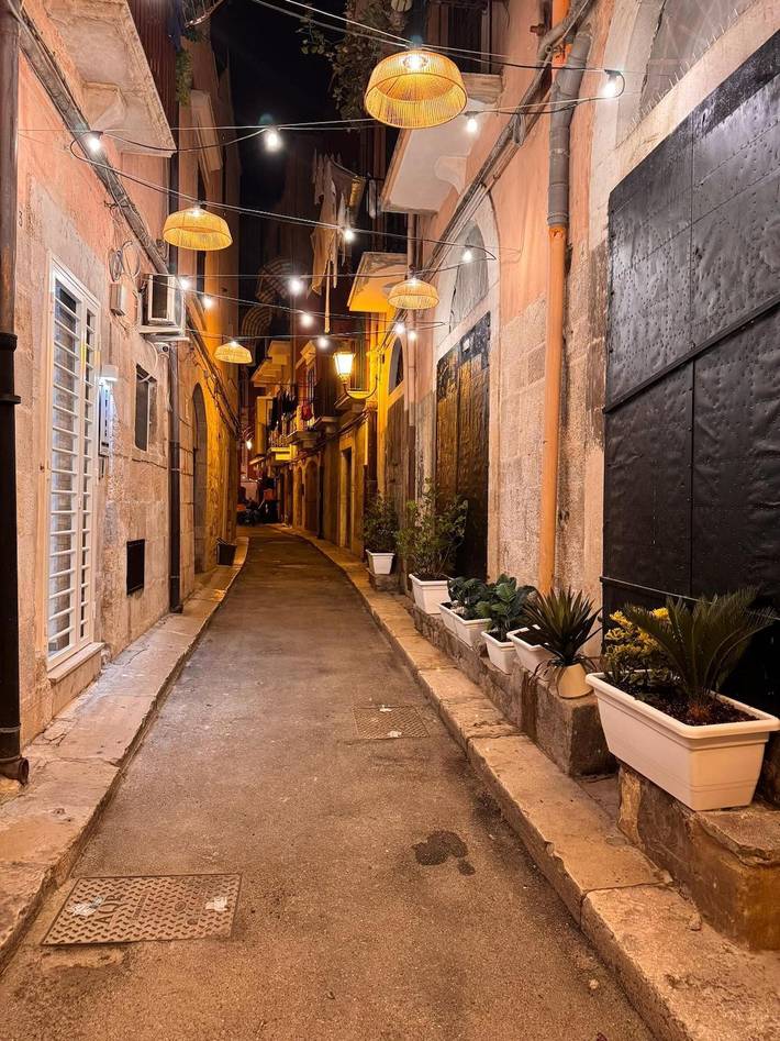 Casa Vacanze 'Twins Luxury Suite' con Wi-Fi e Aria Condizionata in Bagni Peppino, Barletta