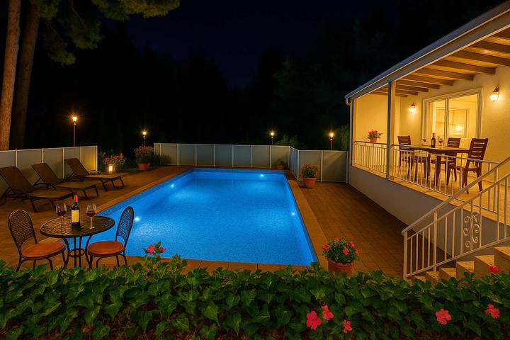 Ferienhaus für 10 Personen, mit Whirlpool und Garten sowie Pool