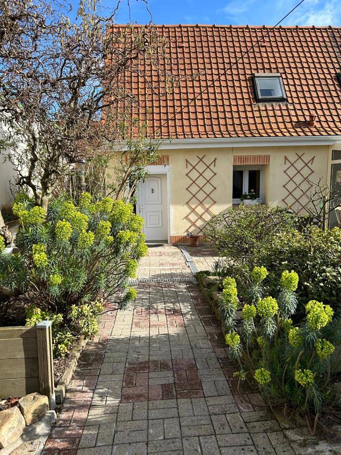 Appartement entier, Two-Bedroom Apartment in Arques, Région de Saint-Omer