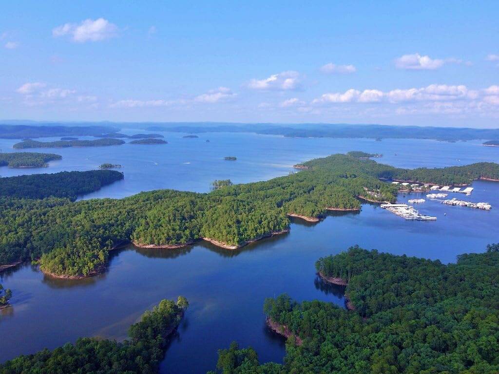 Secluded Cabin Getaway w/Hot Tub & Games in Broken Bow, McCurtain County