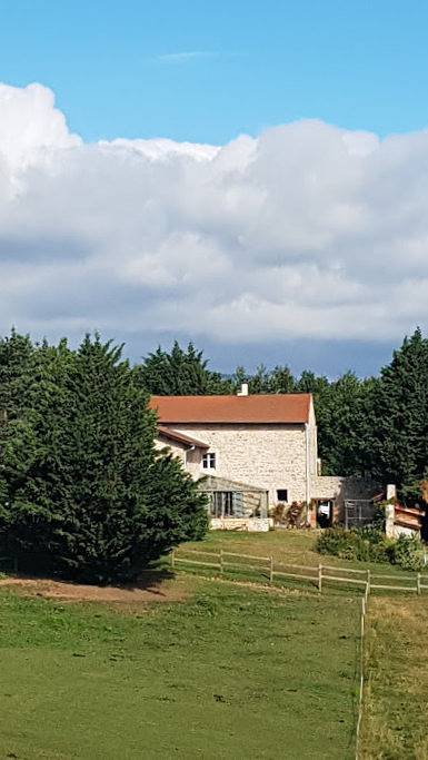 Cottage pour 6 personnes, avec jardin dans Périgneux