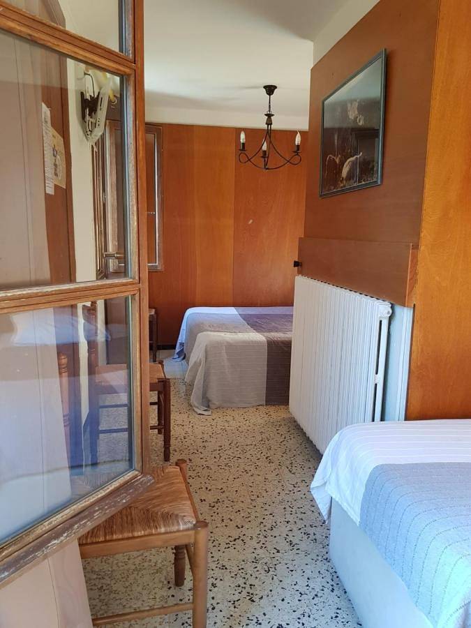 Hôtel pour 3 personnes, avec jardin et terrasse, animaux acceptés à Rougon - 3