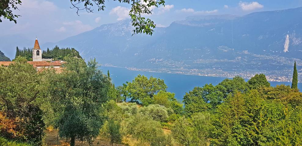 Villa per 6 persone, con Balcone e Terrazza nonché Giardino e Vista lago a Tremosine