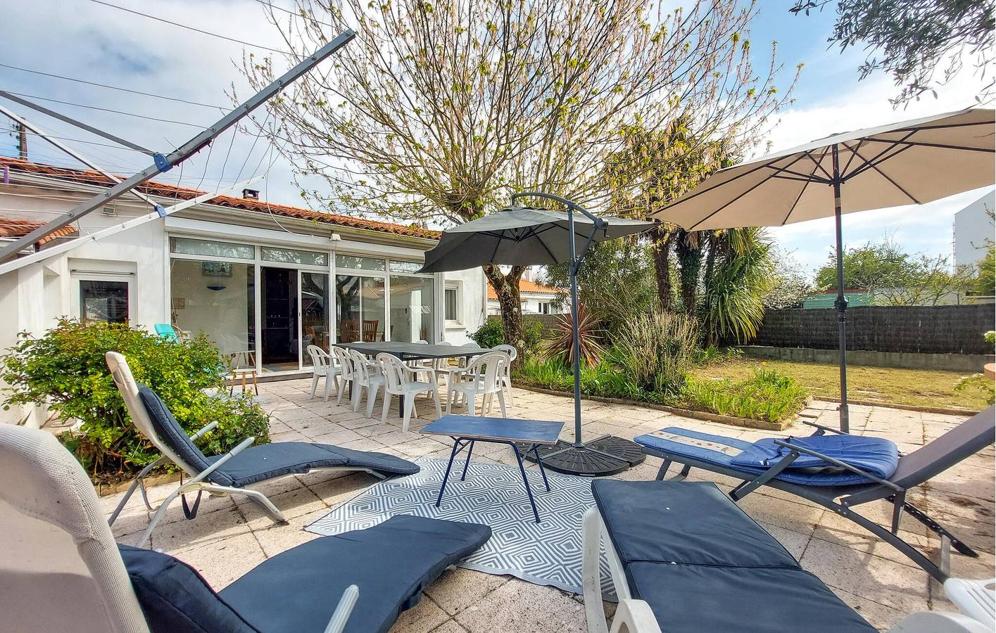 Gemütliche 1-Zimmer-Wohnung mit Garten, WLAN und 1 km Entfernung zum Strand von Foncillon in Royan, Côte de Beauté