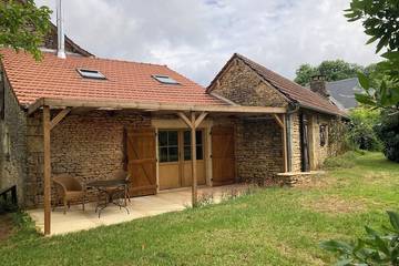 Gîte pour 4 personnes, avec jardin à Saint-Amand-de-Coly
