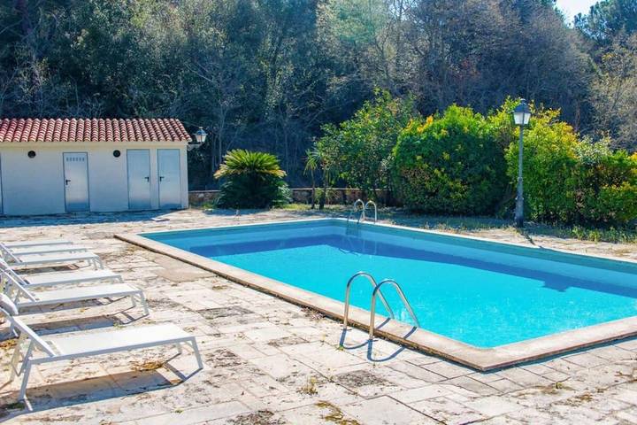 Location de vacances pour 17 personnes, avec terrasse ainsi que piscine et jardin, animaux acceptés à Argentona - 2