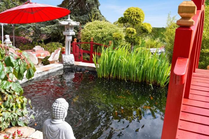 Maison de vacances pour 6 personnes, avec Balcon et Terrasse ainsi que Jardin et Vue sur le lac dans Pierre-Châtel