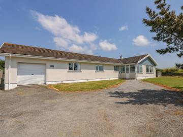 Bungalow for 8 People in Cornwall, South West England, Photo 1