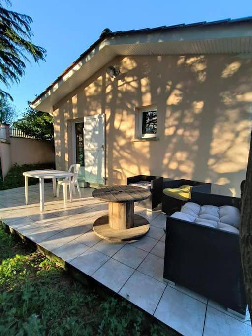Location de vacances pour 4 personnes, avec vue et jardin à Sainte-Eulalie
