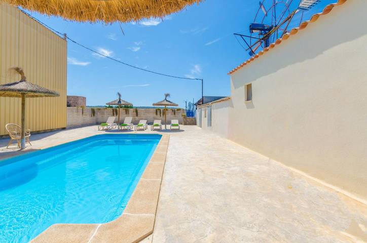 Sa Caseta De Ses Vaques.Son Covas - House in agroturismo with shared pool and private porch. Free WiFi in Campos, South Majorca