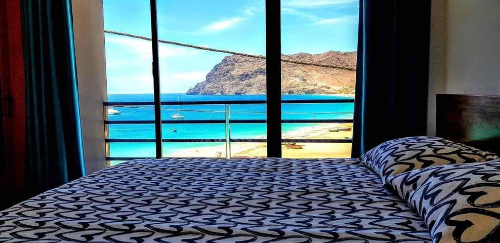 Maison d’hôte pour 4 personnes, avec terrasse dans São Vicente