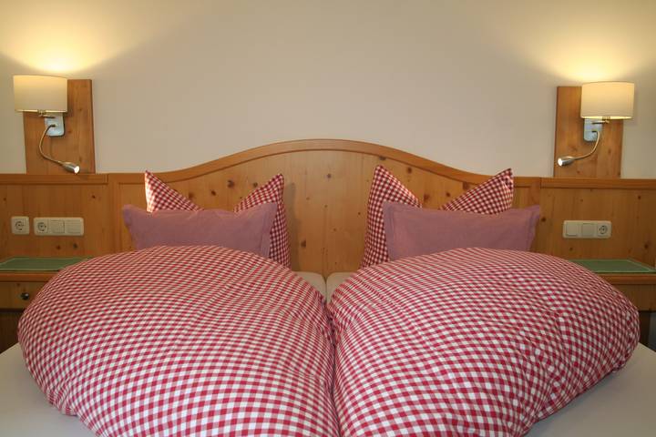 Ferienwohnung für 2 Personen, mit Balkon und Terrasse sowie Garten
