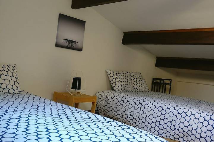 Location de vacances pour 8 personnes, avec jardin et terrasse à Fontarèches - 4