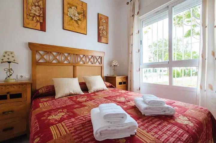 Ferienwohnung für 6 Personen, mit Terrasse und Pool sowie Garten - 1