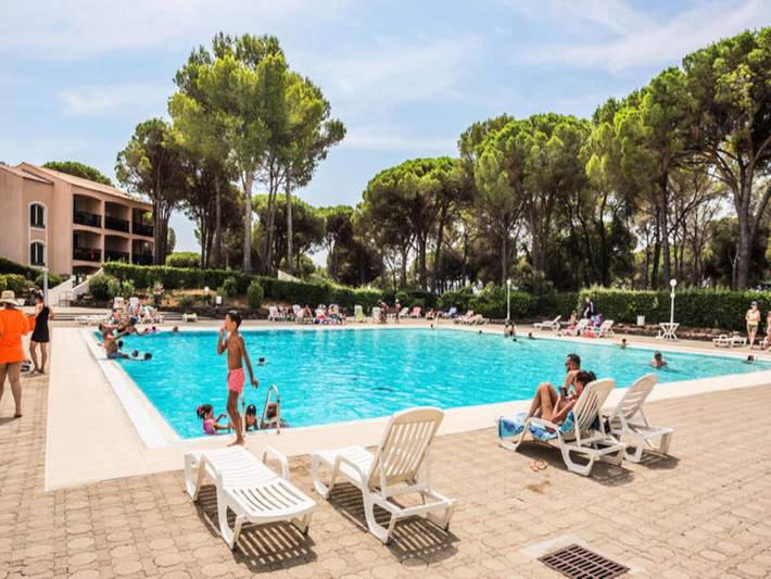 Gîte pour 4 personnes, avec piscine, adapté aux familles dans Golf et Tennis Club de Valescure