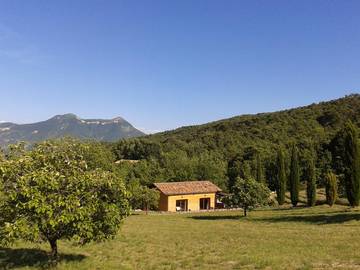 Gîte für 2 Personen, mit Terrasse und Pool sowie Garten in der Provence