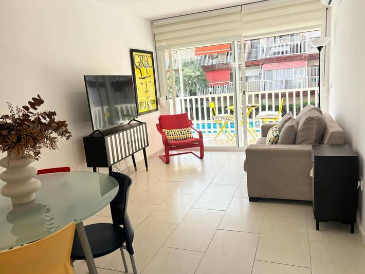 Apartamento de vacaciones para 2 personas, con vistas además de piscina y jardín - 1