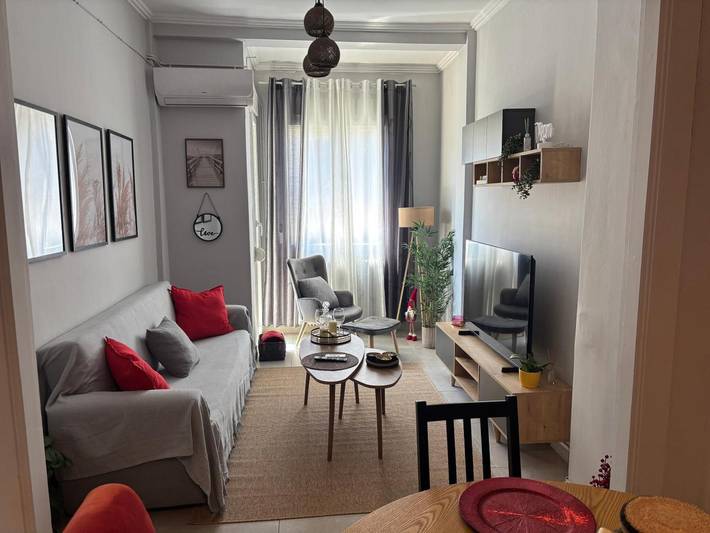 Ganze Wohnung, Ferienwohnung 'George House' mit Balkon, WLAN und Klimaanlage in Thessaloniki und Umgebung
