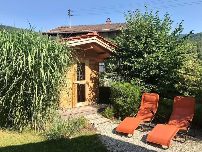 Chalet Chiemgau - Ferienhaus, für 1-4 Personen, 60 qm, 1 sep. Schlafzimmer, Terrasse in Schleching, Bayerische Alpen